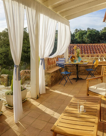 Entre Encinas y Estrellas