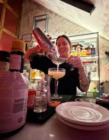 EL BAR Old School Food