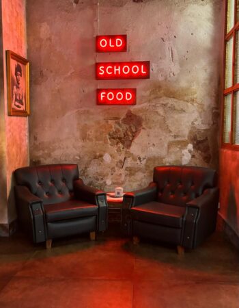 EL BAR Old School Food