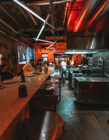 EL BAR Old School Food